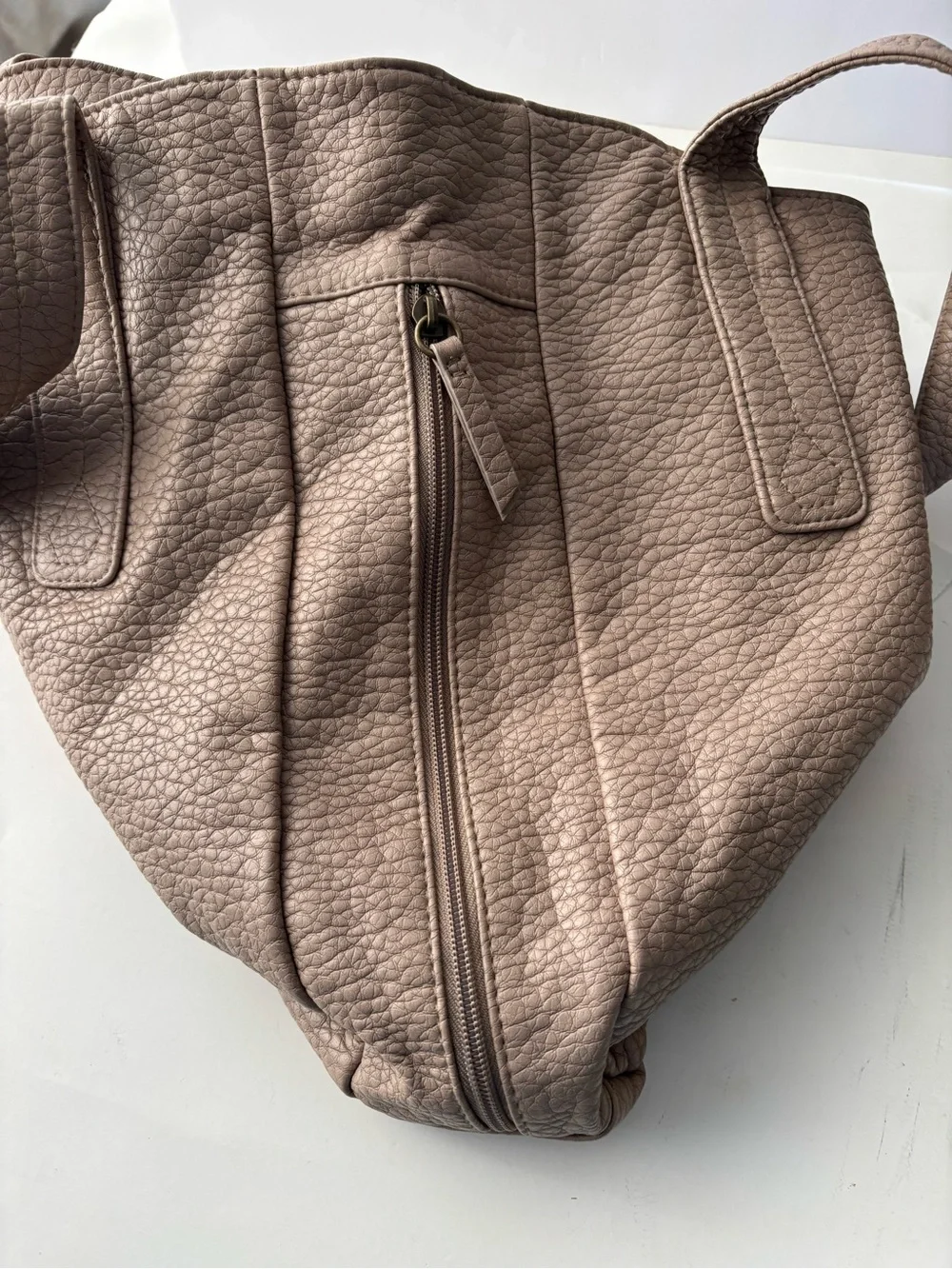 Volcom Pebbled Shoulder Bag in Taupe